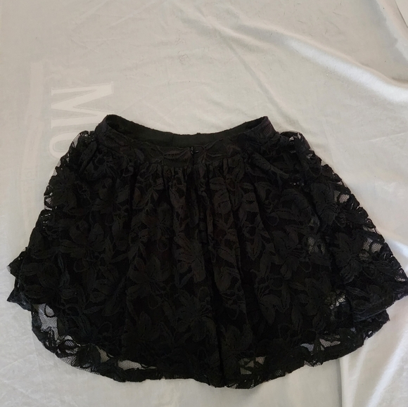 Forever21 Mini Skirt Lacy Look - Picture 2 of 3